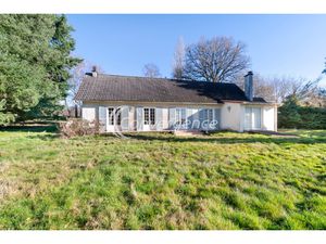 Maison de plain-pied à 2 km du centre  parc de 1 2 hectares