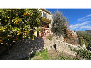 EXCLUSIVITÉ: Maison de village 4 p avec jardin