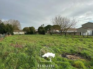 Vente terrain 1043 m² à La Tremblade (17390)  261 450 €
