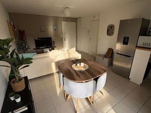 Appartement T2 de 43 m^2 – Résidence Sécurisée avec Piscine et Parking