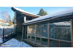 Possibilité location/vente ou viager pour cette vieille ferme de deux appartements