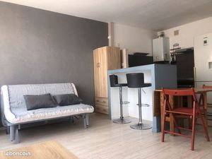 Studio meublé calme et lumineux à louer à Sète