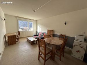 Studio 1 pièce 28 m²