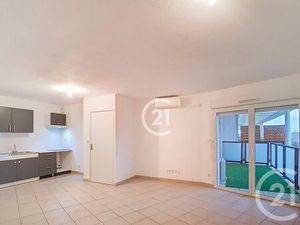 Appartement T2 à louer - 2 pièces - 50 70 m2 - St Martin De Crau - 13 - PROVENCE-ALPES-COT
