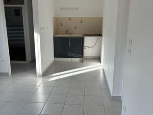 Logement F2 dans maison individuelle composée de 2 logements