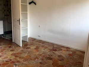 Location appartement  beaucoup de charme  terrasse  plein Sud refait à neuf