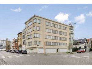 Appartement rénové avec 1 chambre et garage