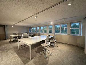 128 m² all-in kantoren (+/-16 personen) langs de Brugseva...