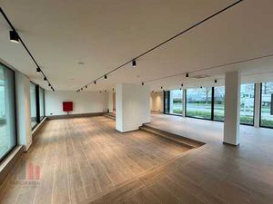 218 m² de bureaux neufs haut de gamme avec une énorme vis...