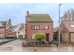 Ruime  gezellige gezinswoning te Mere