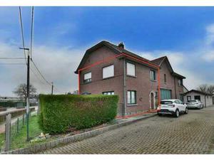 Maison chaleureuse avec vue sur les champs