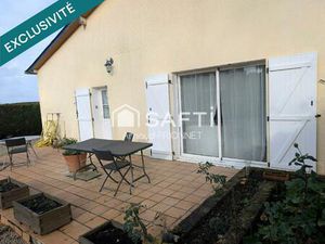 Maison de plain pied avec 2 chambres et un grand garage