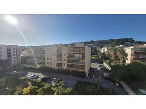 3 piècs Saint laurent du var cave parking balcon