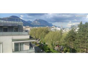 T2 bis 50 m² dernier étage vue Belledonne et Chartreuse