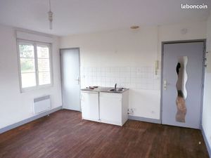 Studio communal avec cave et place parking