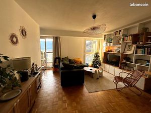 Lumineux T3 de 79m2 en hauteur