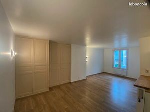 Grand T2 50 m2 rénové place Blossac en hyper centre