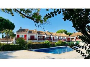 Duplex vue sur golf et piscine location courte durée