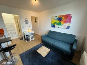 Studio meuble calme lumineux