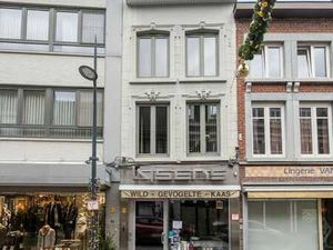 Charmant handelshuis op toplocatie in het hart van de Ton...