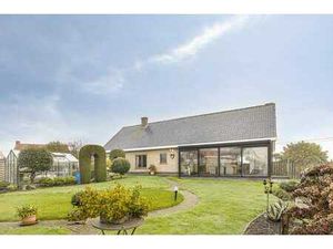 Bungalow indépendant de 3 chambres avec garage et jardin