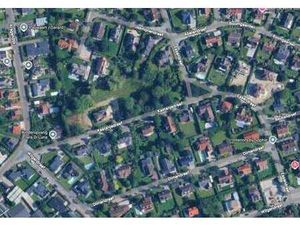 Villa paisiblement située sur un magnifique terrain de 937