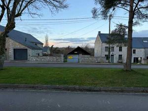 Beau grand terrain de 23a 25ca situé au coeur d'Evrehailles