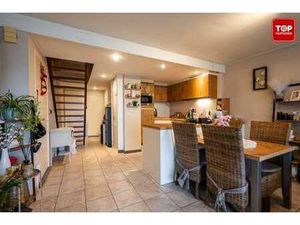 Instapklaar duplexappartement met 2 slaapkamers en garage in