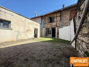 Maison à rénvoer St Julien Sur Reyssouze 4 pièce(s) 93.50 m2