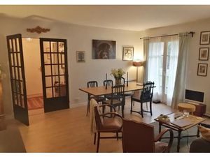 Location meublée appartement 2 pièces 58 m² à Versailles (78000)  1 500 €