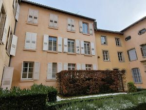Appartement F3 lumineux en plein centre du Puy-en-Velay avec garage