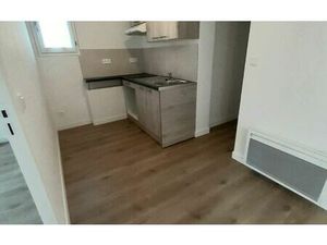 Location appartement  m² T-2 à Saint-Soupplets  700 €