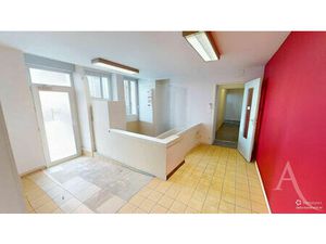 Location local commercial 8 pièces  202.00m²  Châteauroux