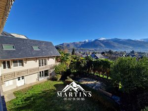 Centre ville ARGELES-GAZOST  Immeuble avec parc arboré de 1