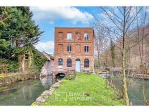 Ancien moulin sur un île privée avec piscine intérieure