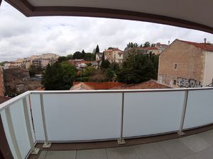 T2 avec terrasse et parking face au Polygone Béziers