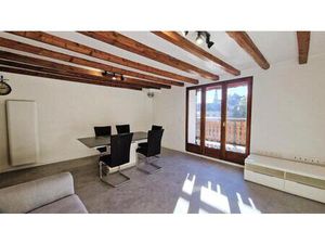 T3 bis dans maison de village - 70m² environ - CRUSEILLES