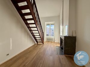 VILLEURBANNE - T2 + MEZZANINE