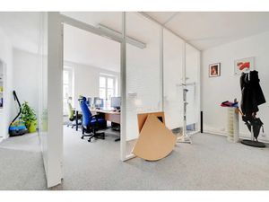 Bel espace livré rénové et climatisé