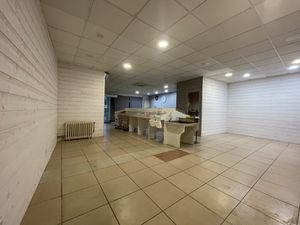 Local commercial avec beaux volumes et fort potentiel