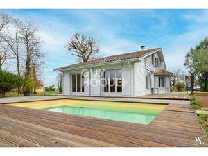 Maison de 165 m²  3 chambres et piscine