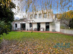 Maison contemporaine avec Jardin