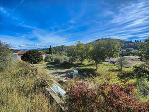 Terrain constructible viabilisé à vendre