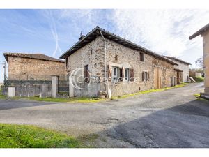 Petite maison 2 pièces en pierre à Saint-Auvent