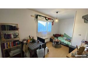 Studio meublé propre & lumineux