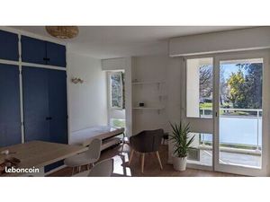 Studio meublé 28m2 Talence Kedge balcon parking cave