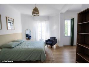 Chambre 5 pièces 120 m²