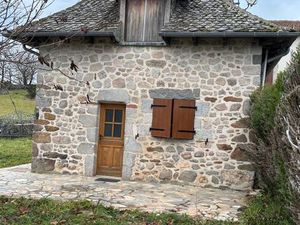 Petite maison à la campagne