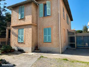 Charmant appartement de 69m2  3 pièces en bas de villa avec parking