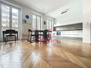 Haussmannien de 101 m² avec Balcon & Chambre de service dan